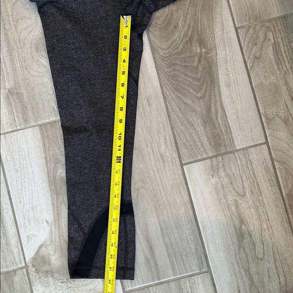 Lululemon Athletica Lululemon Run Inspire Crop II All Luxtreme - Picture 11 of 11